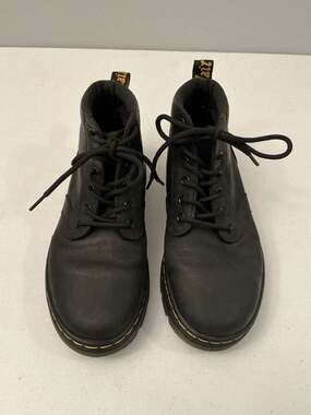Dr. Martens Bonny Leather Casual Boots in Black